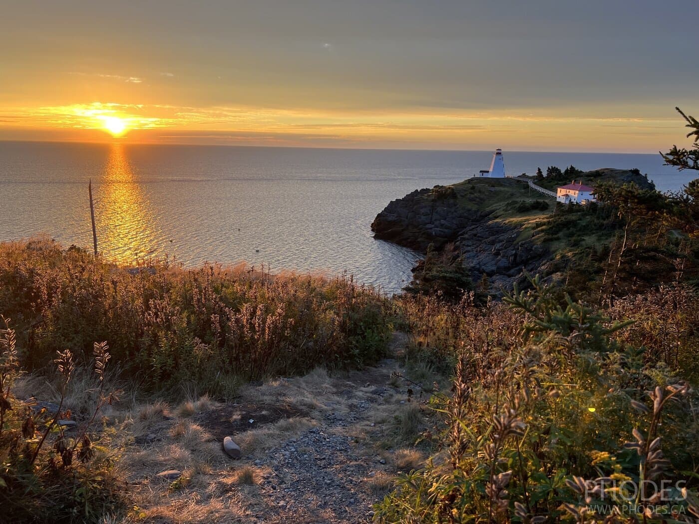 Lever de soleil au phare Swallowtail sur l'île de Grand Manan