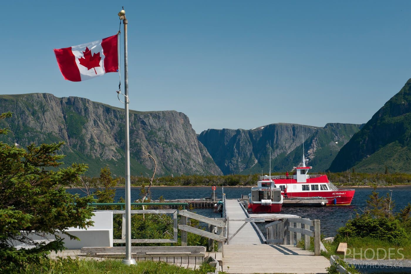 Boat tour in Gros Morne National Park - Newfoundland