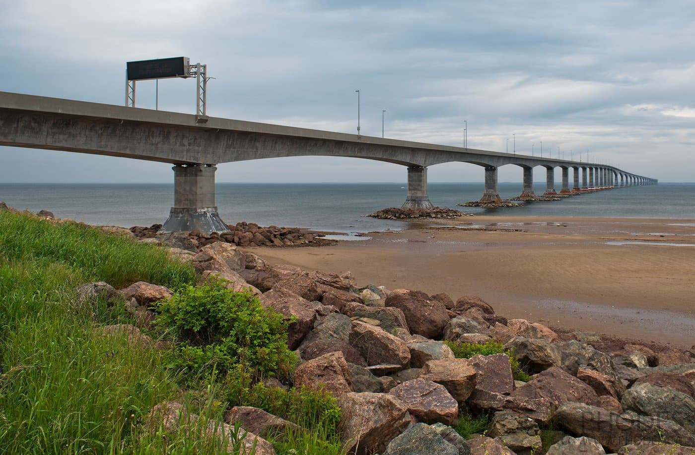 Мост Конфедерации, вид с побережья Нью-Брансуик