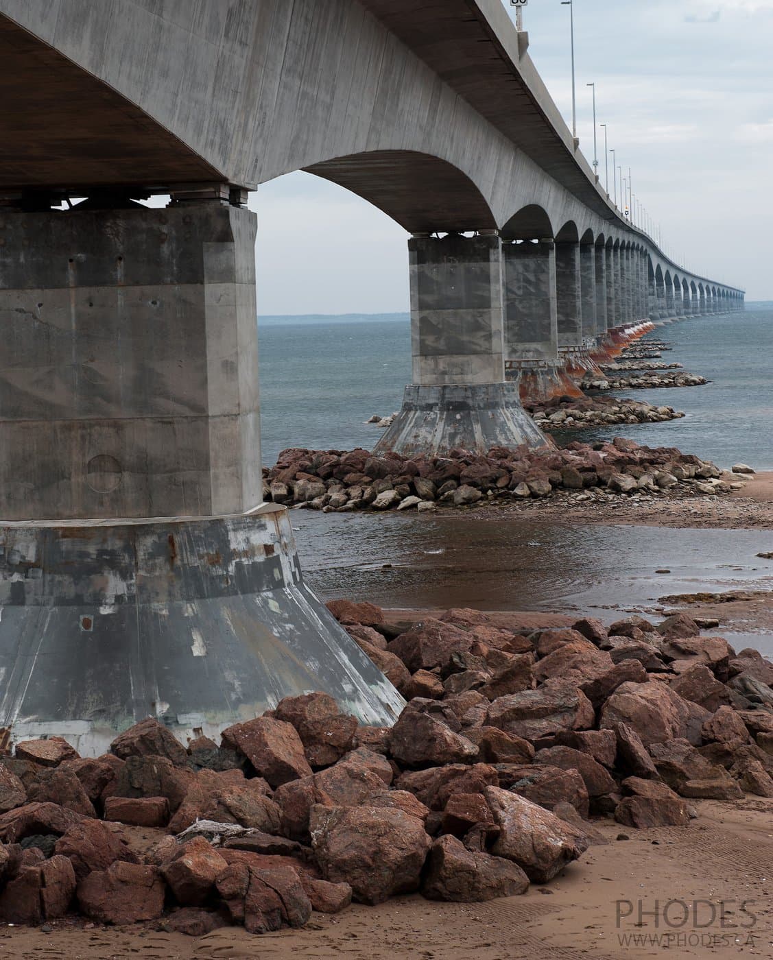 Les piles du pont de la Confédération